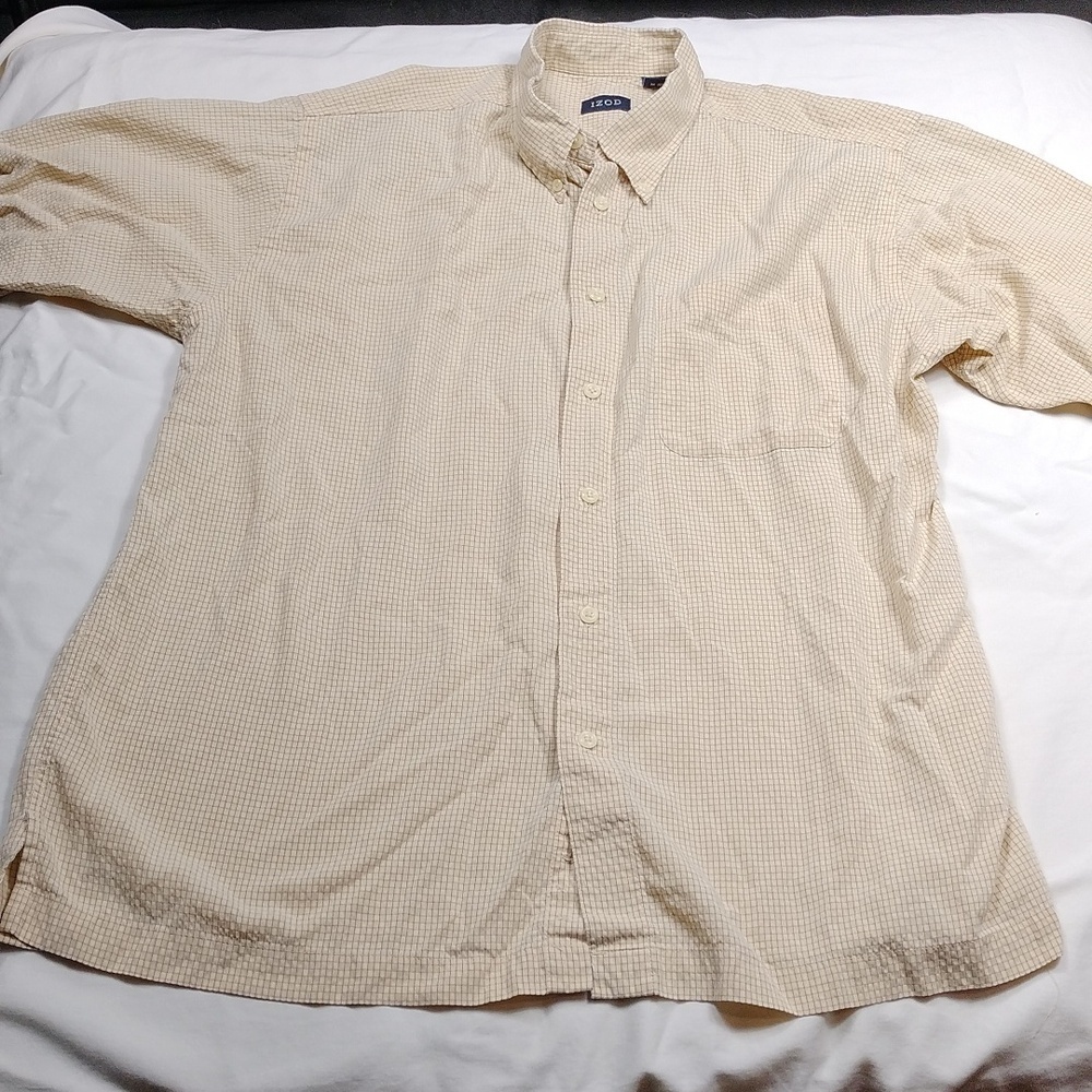 Izod Men's Short Sleeved Button Up Shirt Size Large - Picture 1 of 8